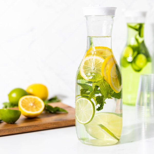 Alternative view of Pitchers With Lid