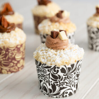 Alternative view of Scalloped Black/White Design Baking Cups